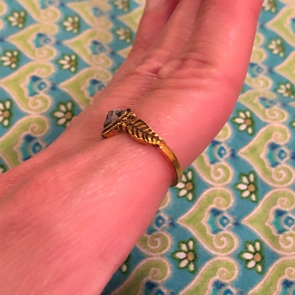 Golden Leaf With Rhinestone Diamond Shape Design Ring - Picture 6 of 11